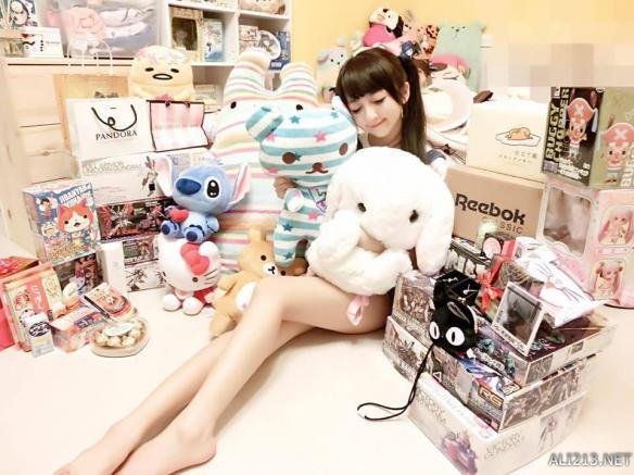 微博极品萝莉小仙女：日本00后AV小萝莉 (4)(点击浏览下一张趣图)