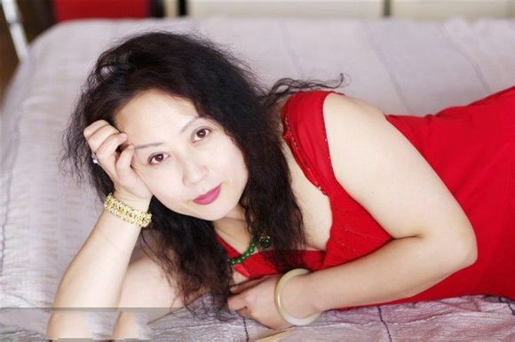 老年女人淋浴图片：女人在冼僺的图片(5)(点击浏览下一张趣图)