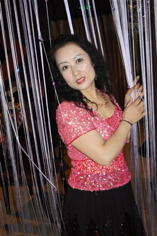 女人淋浴正面图片：老年女性的图片(点击浏览下一张趣图)