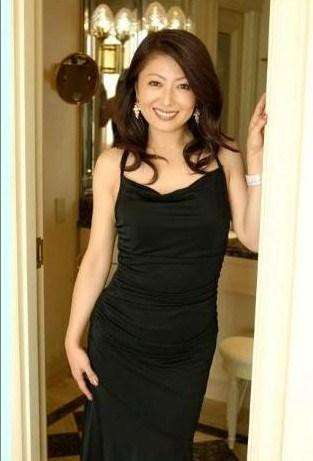 小泉彩人体艺术：小泉彩全作品全集(点击浏览下一张趣图)