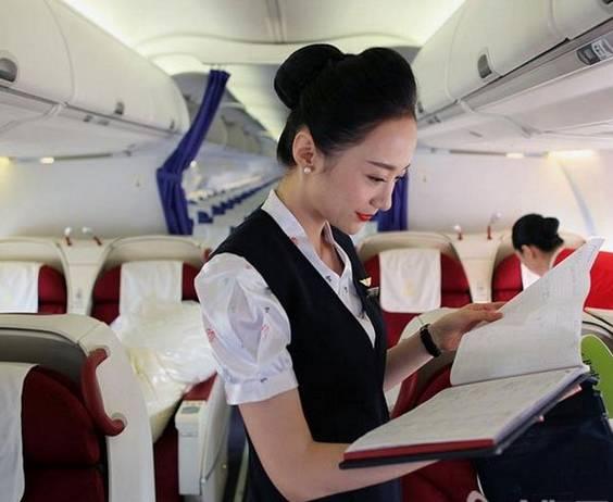 刘苗苗空姐图片：深圳航空刘苗苗图片(4)(点击浏览下一张趣图)