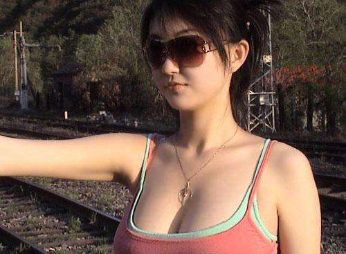 网络红人王紫娇 大胸美女王紫娇：王紫娇图片(点击浏览下一张趣图)