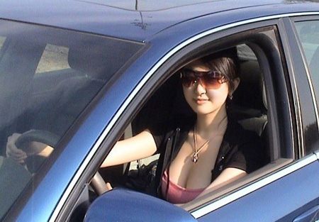 大胸美女王紫娇：美女的胸大又(2)(点击浏览下一张趣图)