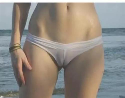 紧身裤美女夹B照片：女人阴沟BB写真图(点击浏览下一张趣图)