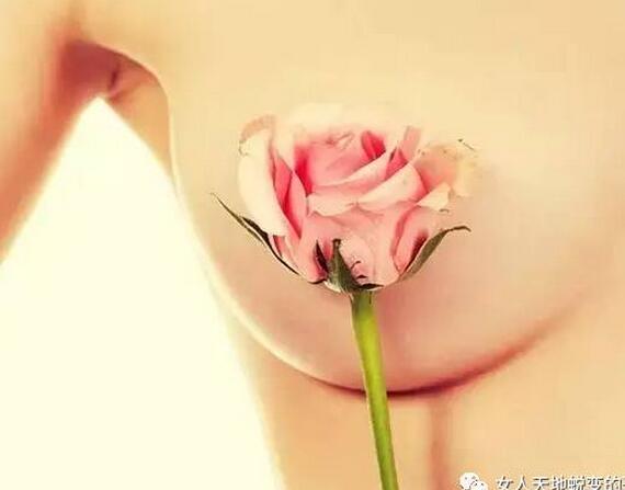乳房上有硬块不痛不痒，乳房里有硬块是怎么回事呢(点击浏览下一张趣图)