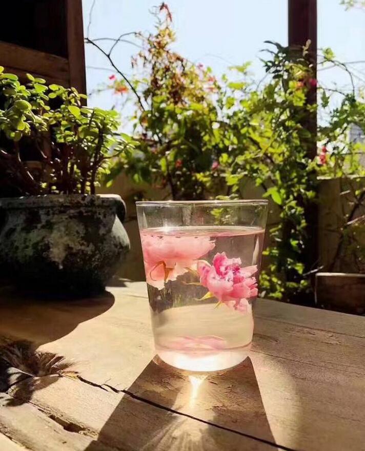 玫瑰花茶 对子宫好吗？女人为什么要喜欢玫瑰花茶(点击浏览下一张趣图)