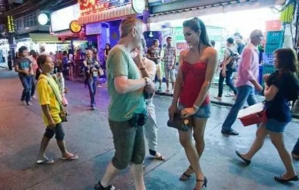 柬埔寨暹粒妓女多少钱：柬埔寨金边酒吧街小姐 柬埔寨金边高端美女(点击浏览下一张趣图)
