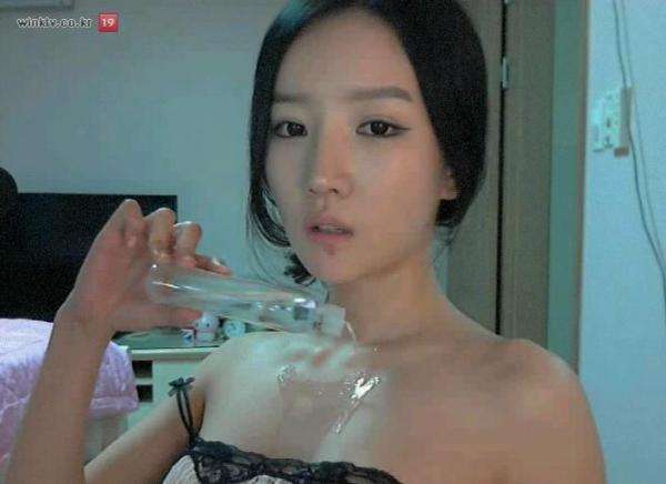 韩国倒精油视频完整版：朴妮唛最火的视频DVD 朴妮唛第九集完整视频(3)(点击浏览下一张趣图)