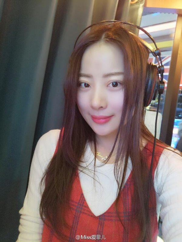 逗趣直播大尺度直播号 图集：花椒直播真空的有谁(7)(点击浏览下一张趣图)