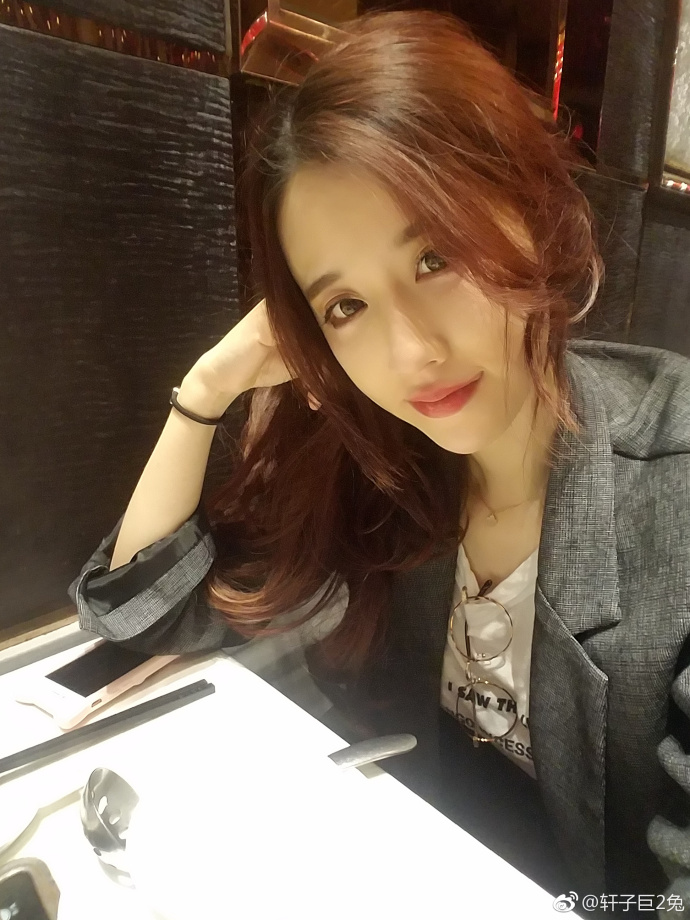 深夜伸手党福利贴吧图集：爆木耳福利贴吧图(7)(点击浏览下一张趣图)