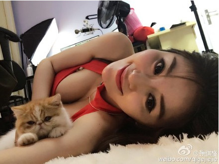 斗鱼三骚张琪格48秒：七哥48秒闪现图片 斗鱼七哥48秒在线观看(3)(点击浏览下一张趣图)
