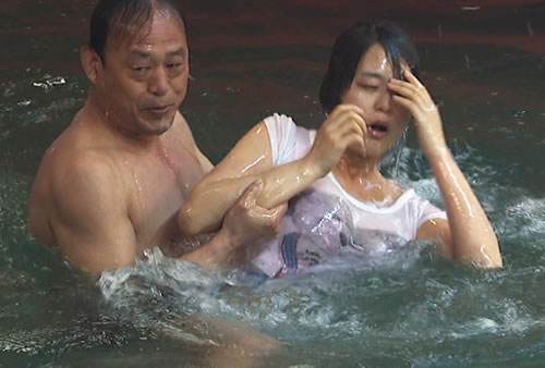 水上闯关走光女：安徽闯关走光视频集锦 美女闯关走光大全图片(点击浏览下一张趣图)