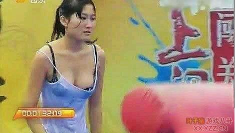 水上闯关走光女：安徽闯关走光视频集锦 美女闯关走光大全图片(2)(点击浏览下一张趣图)