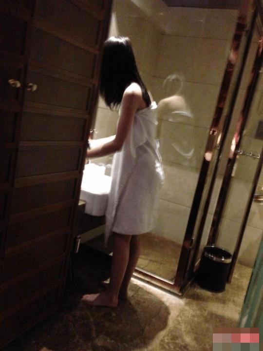 90后情侣酒店被偷拍：宾馆监控偷拍·图片(8)(点击浏览下一张趣图)