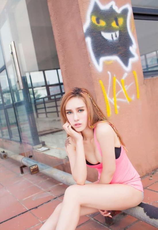裸体大波美女冰漪露B图：巨阴女人图片欣赏(2)(点击浏览下一张趣图)