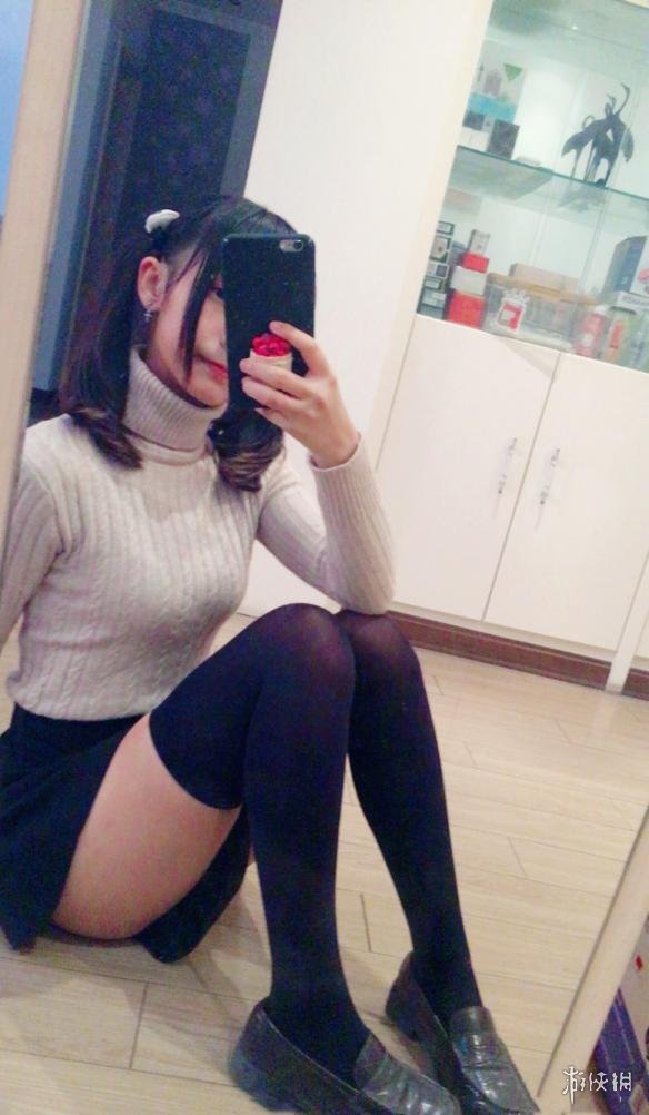 丝袜高跟美熟妇梅丹英：美熟妇丝袜小说图片集(点击浏览下一张趣图)