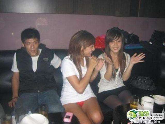 三亚富二代吊奶玩法：三亚夜总会玩法吊乳 夜总会调奶玩法详解(5)(点击浏览下一张趣图)