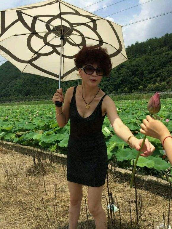 开发老婆成绿妻记录图集：绿妻的聊天记录消失的贴吧绿妻吧(8)(点击浏览下一张趣图)