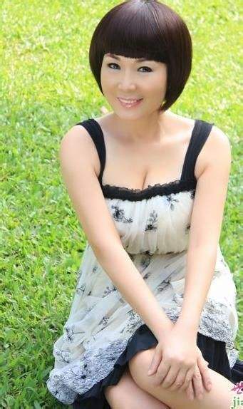  玩人家的老婆贴吧绝对真实老婆贴吧图集：朋友坐牢他老婆随便玩(4)(点击浏览下一张趣图)