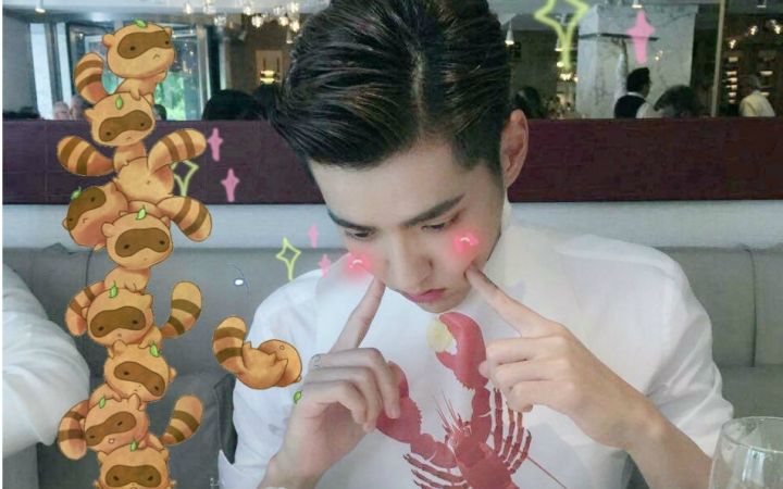 吴亦凡很污地紧身裤 吴亦凡打篮球露丁丁：吴亦凡被黄子韬摸裤裆(点击浏览下一张趣图)