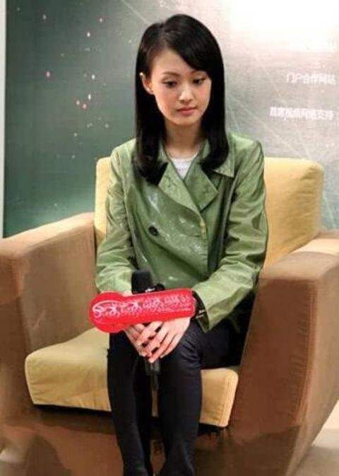郑爽穿紧身裤凹：性感郑爽穿紧身裤图片 郑爽迪拜泳裤凸显图(5)(点击浏览下一张趣图)