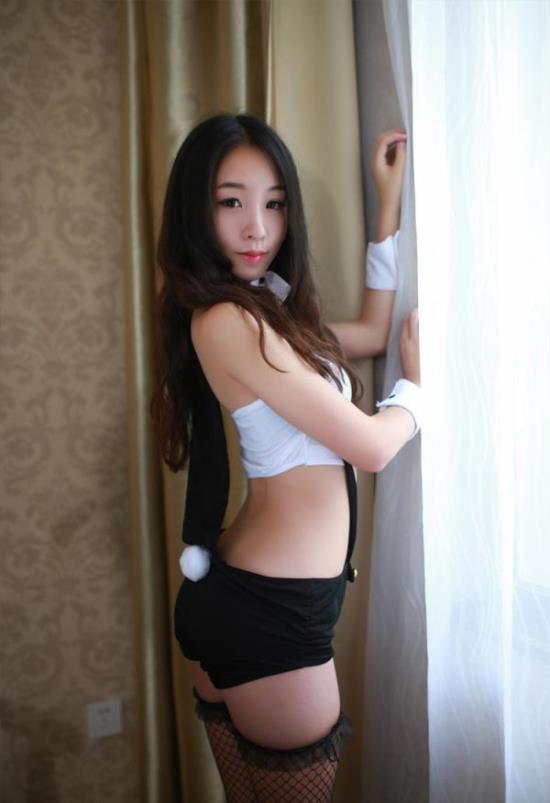 沟沟美女国模双人秀：沟沟美女大尺度掰B 沟沟美女静欣(3)(点击浏览下一张趣图)