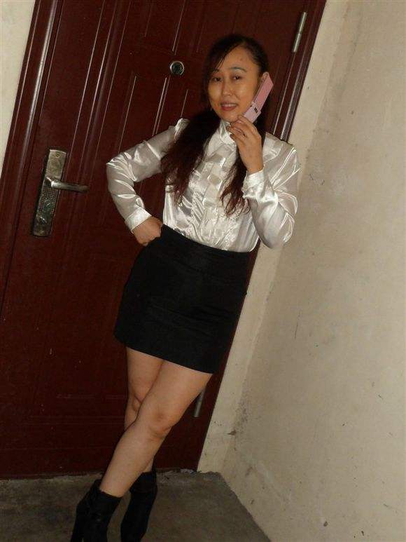 42老熟女微信QQ 微信约到50岁的大妈：熟女水多,骚(4)(点击浏览下一张趣图)