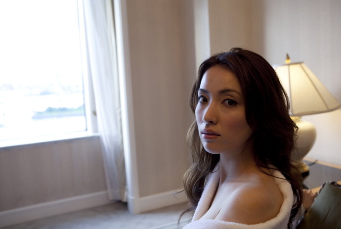 找附近的寂寞的妇女 找附近寂寞妇女过夜图集：求一寂寞少妇微信号(点击浏览下一张趣图)
