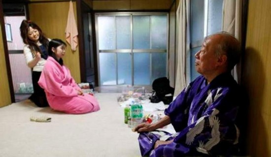 德田重男战孙女skd 33：德田重男和空姐叫什么 (6)(点击浏览下一张趣图)