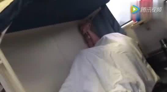 实拍男女列车上车震：最新情侣早上野战视频(2)(点击浏览下一张趣图)