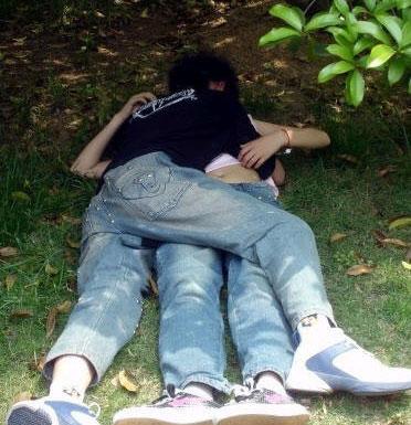 老头与农妇家偷腥图片：山坡大妈10元一摸 图片(2)(点击浏览下一张趣图)