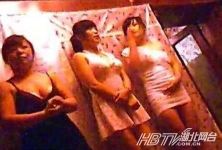 寂寞空虚冷的少妇自拍：新疆自拍良家在线视频 	新疆失足少妇系列(4)(点击浏览下一张趣图)