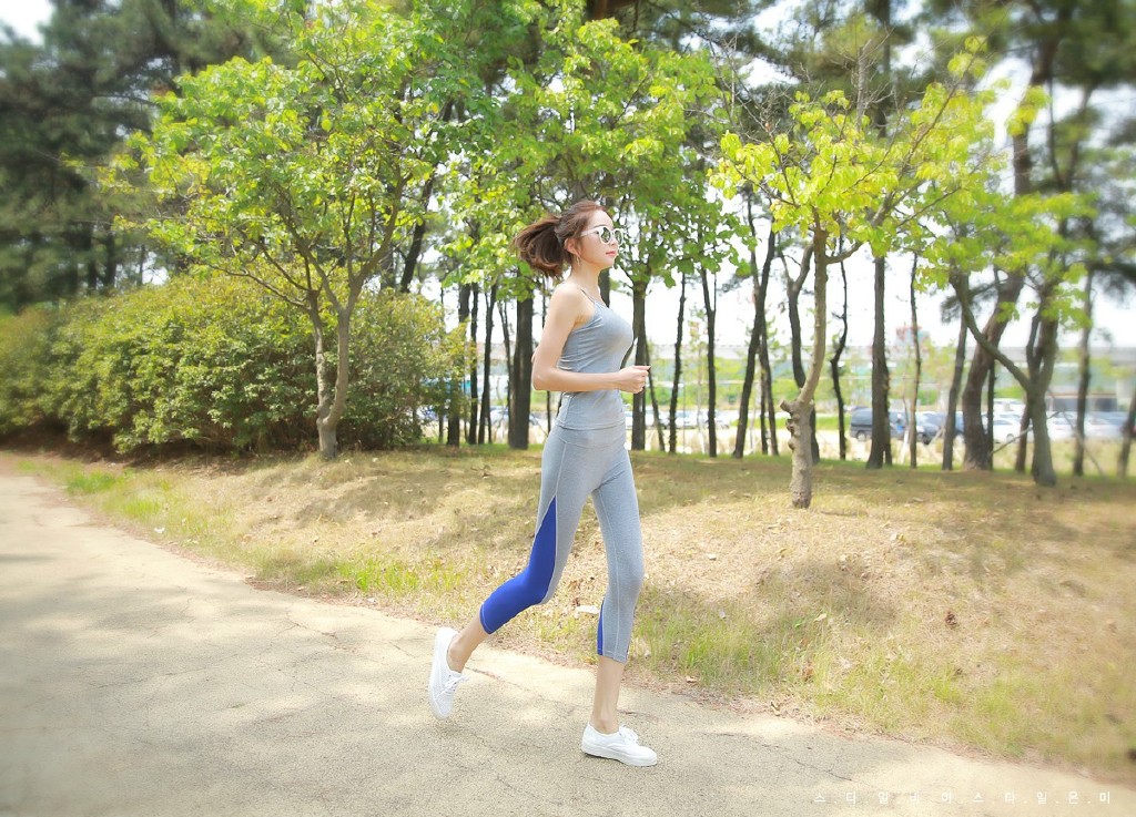 美女骆驼趾肥肥大阴沟：紧身美女一道沟视频 美女漏小阴沟图片MM131(点击浏览下一张趣图)