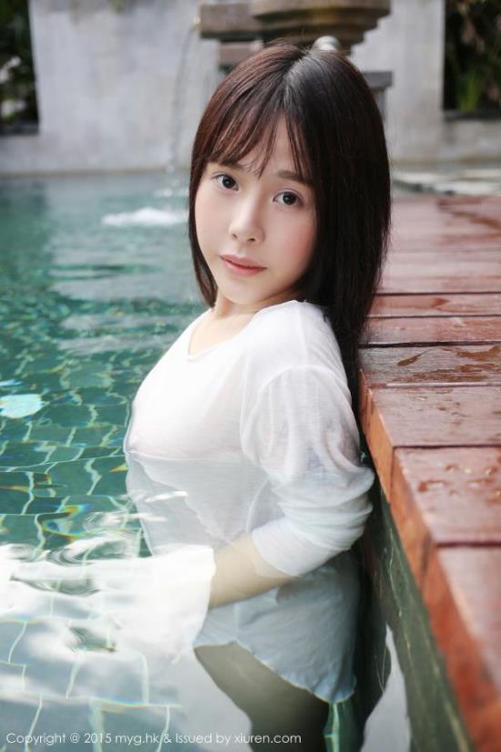 吊带袜美女的粉嫩小穴：fc2两个美女粉嫩鲍鱼 	粉嫩系美女馨儿完整(点击浏览下一张趣图)