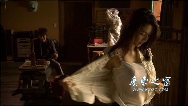 韩国露四点电影截图：有没有露鸟的实干电影(点击浏览下一张趣图)
