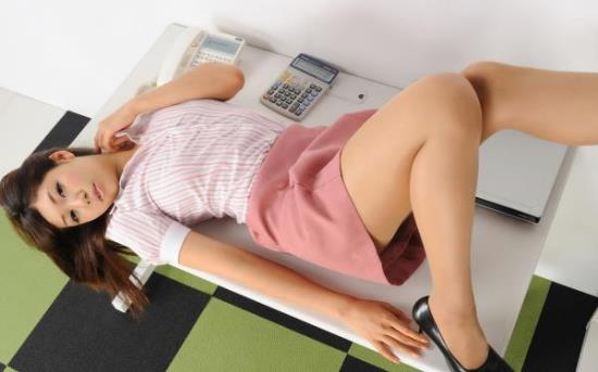 丝袜辣妈张靜完本17年：乱,奶奶 奶奶灰(2)(点击浏览下一张趣图)