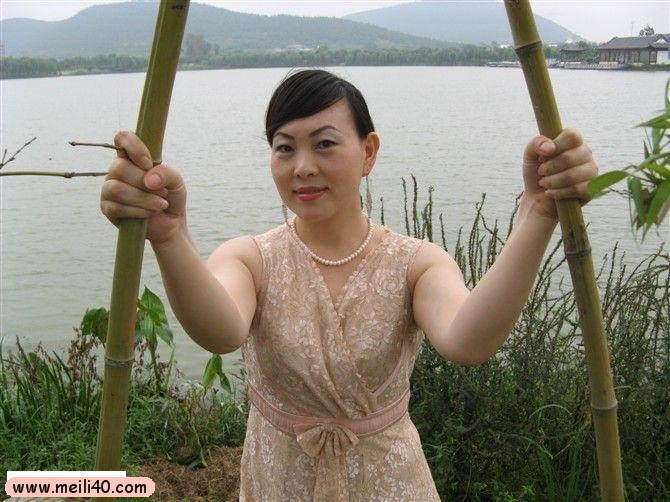 风韵徐娘很有味道之14(3)(点击浏览下一张趣图)