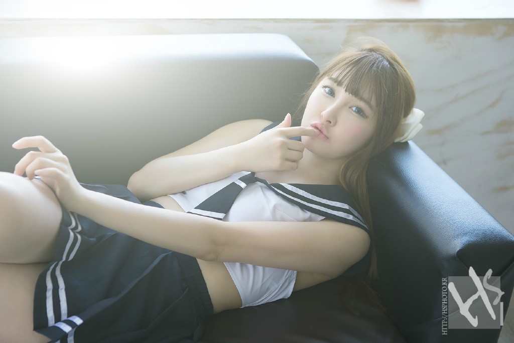 初二女孩图片大全：初一女孩吊带内衣图片(5)(点击浏览下一张趣图)