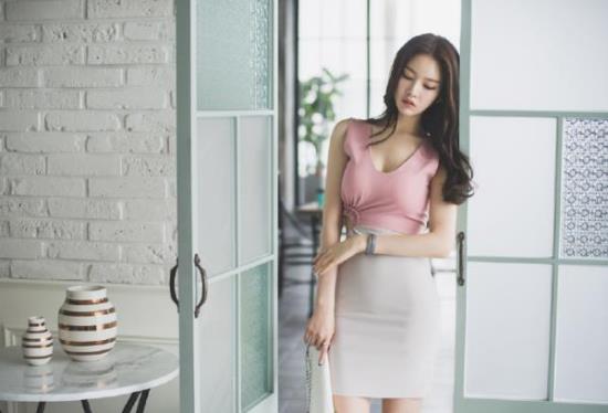 课堂上,我把女同桌干了：上课时同桌和我做了(2)(点击浏览下一张趣图)