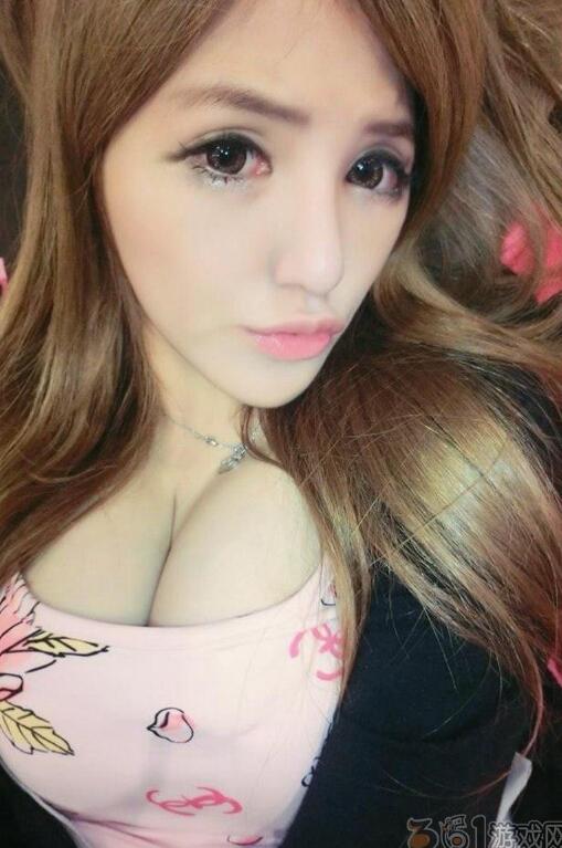 女生宿舍会自慰吗："女生上课自慰(点击浏览下一张趣图)