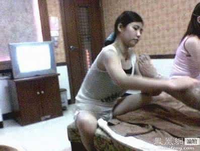 狗狗用舌头弄她：b推是什么服务(点击浏览下一张趣图)