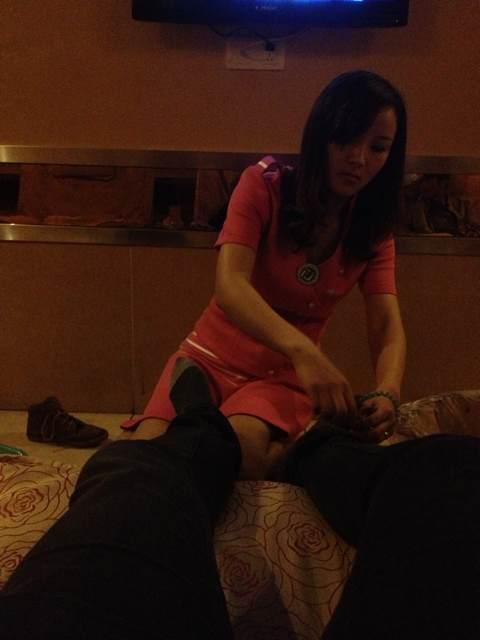 狗狗用舌头弄她：b推是什么服务(4)(点击浏览下一张趣图)