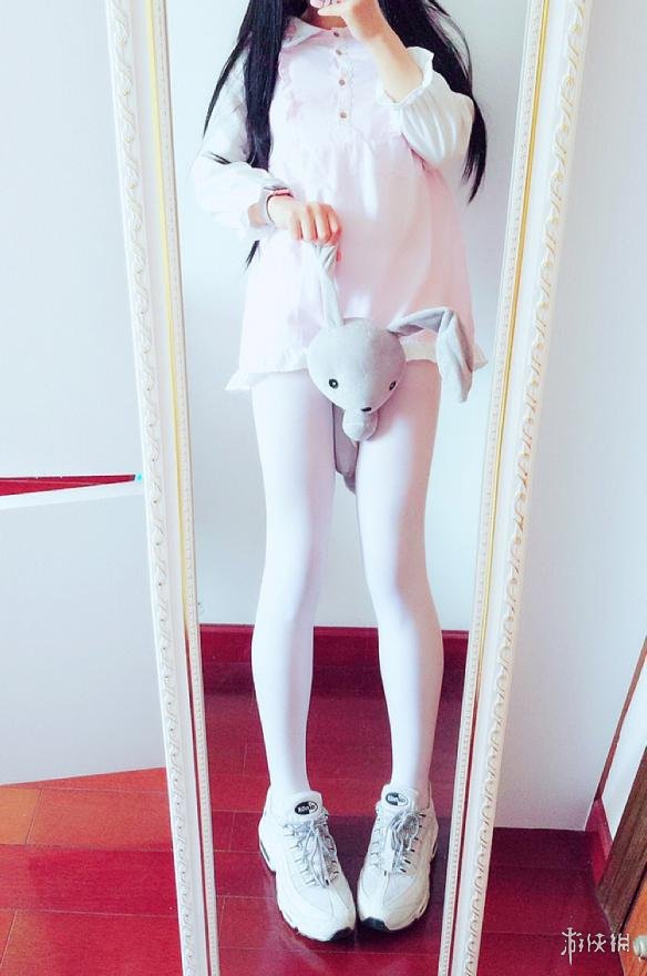 女孩发育期图片欣赏：九岁发肉的女孩图片(点击浏览下一张趣图)