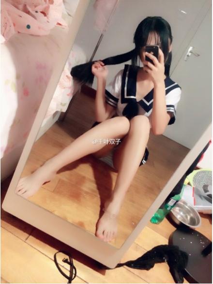 千叶双子vip无圣光写真：千叶双子vip无圣光3v(5)(点击浏览下一张趣图)