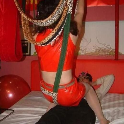 我泡上一个四十岁的女人：40岁女人感觉燥热(3)(点击浏览下一张趣图)