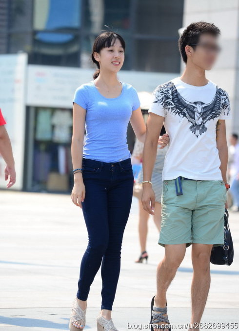 女生紧身裤阴沟图片多1(3)(点击浏览下一张趣图)