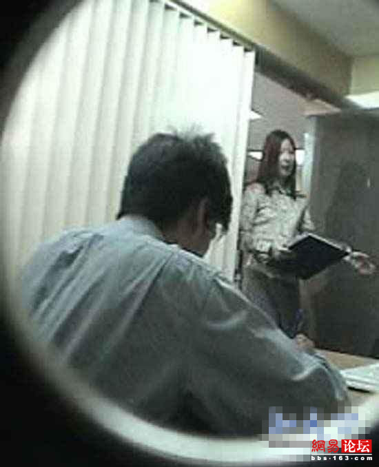 男人哄骗女人睡觉全过视频程(点击浏览下一张趣图)