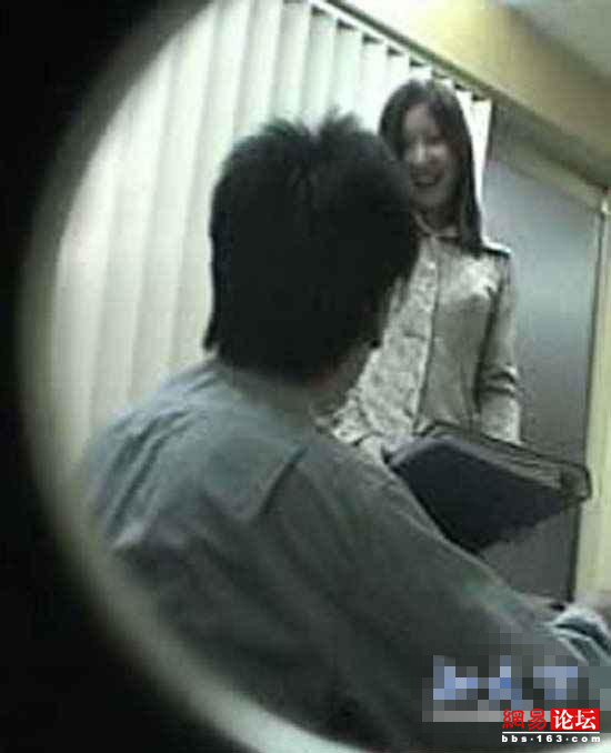 男人哄骗女人睡觉全过视频程(2)(点击浏览下一张趣图)