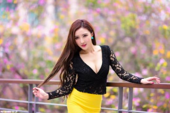美女捝掉全衣服图片无马图(5)(点击浏览下一张趣图)