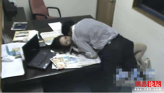 看美女捝掉全衣服被男生看(2)(点击浏览下一张趣图)